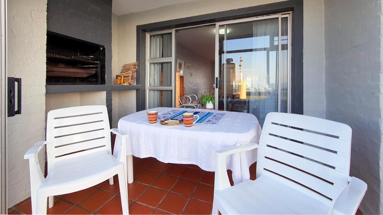 Family Beach Escape: Fully-Equipped 6 Sleeper Apartment Jeffreys Bay Exterior foto