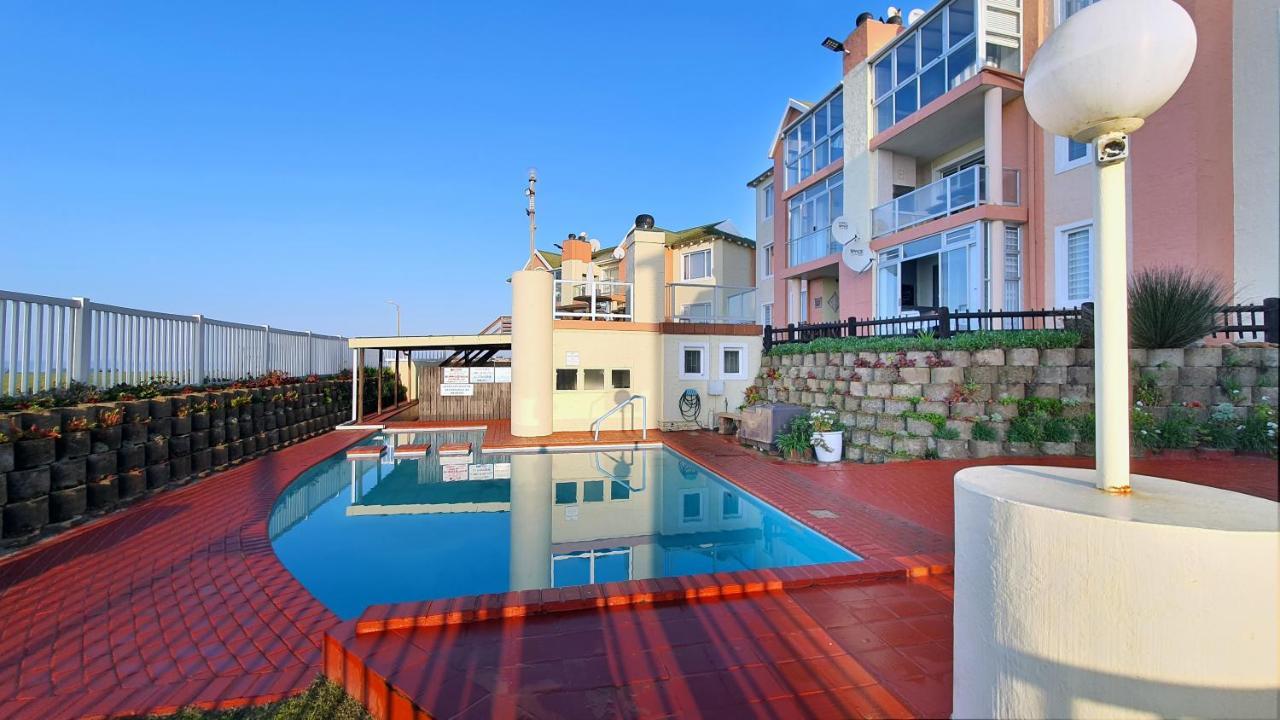 Family Beach Escape: Fully-Equipped 6 Sleeper Apartment Jeffreys Bay Exterior foto