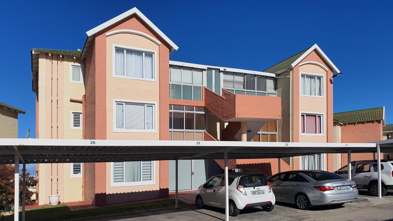 Family Beach Escape: Fully-Equipped 6 Sleeper Apartment Jeffreys Bay Exterior foto