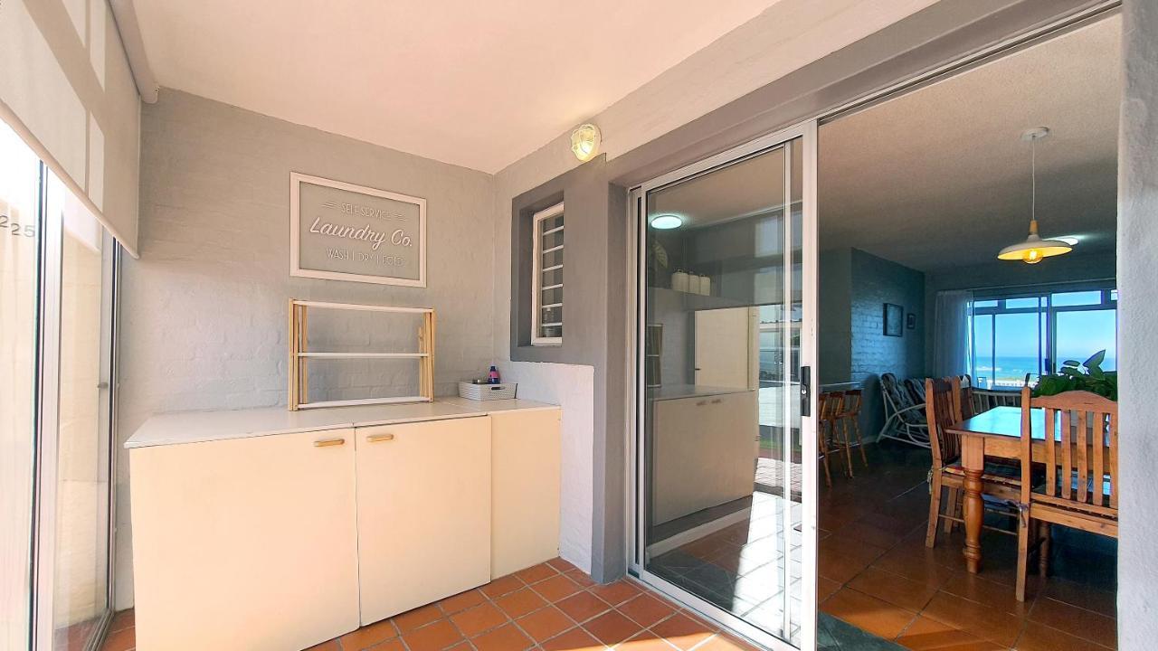 Family Beach Escape: Fully-Equipped 6 Sleeper Apartment Jeffreys Bay Exterior foto